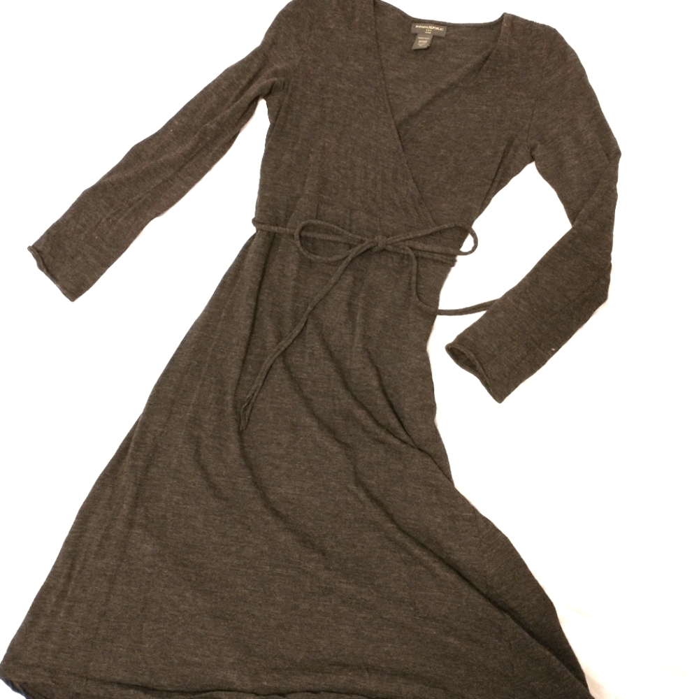 LAST CHANCE Banana Republic Wool Midi Dress